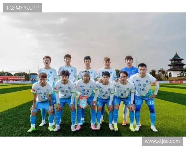 足球明星化身战士勇闯绿茵场展现无畏精神与团队合作的传奇故事