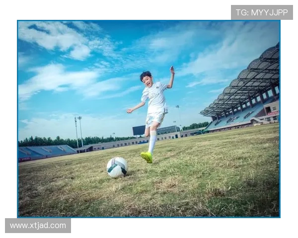 当足球明星爸爸的日常生活与孩子们的成长故事